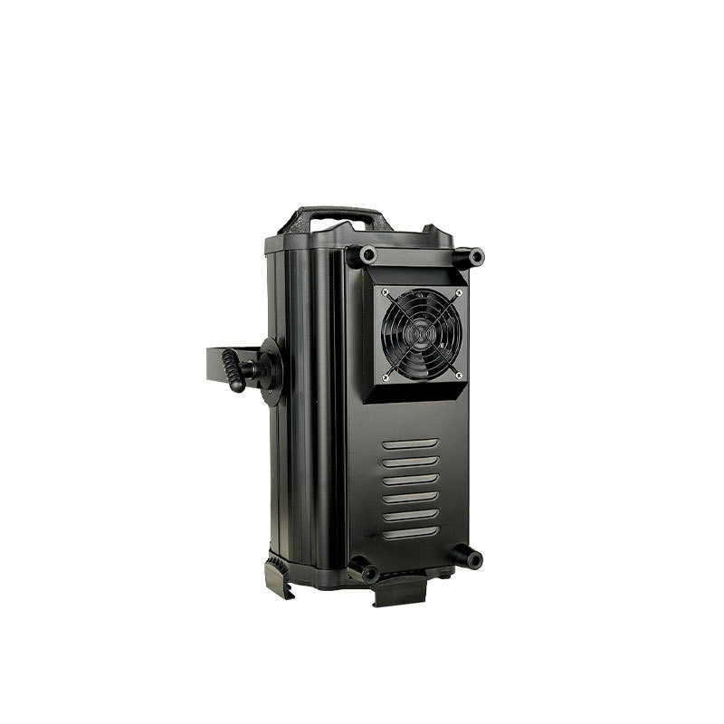 China Factory 150W LED Fresnel Spotlight with Zoom FD-F110
